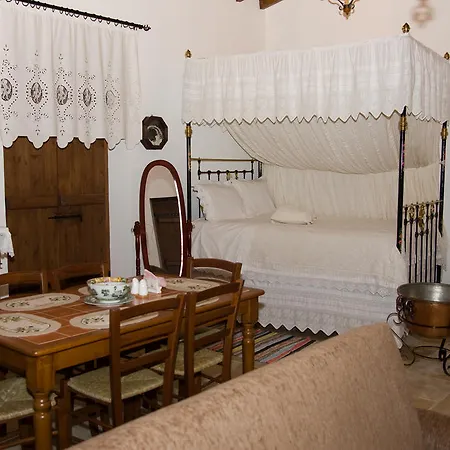 Летний дом Xenios